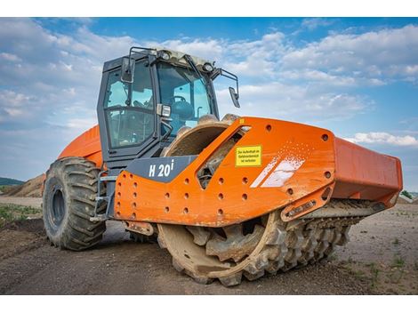 Aluguel de Rolo Compactador Itaitinga CE